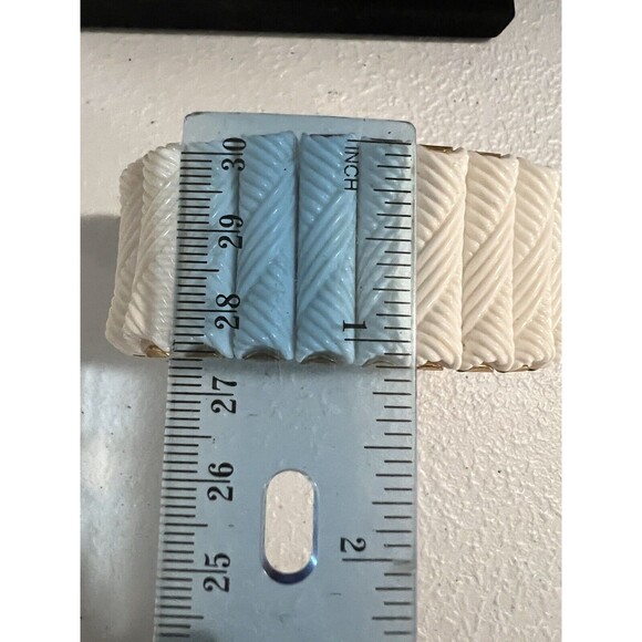 White Mid Century Stretch Expansion Bracelet Textured Acrylic MCM 1.125" Wide - Picture 8 of 9